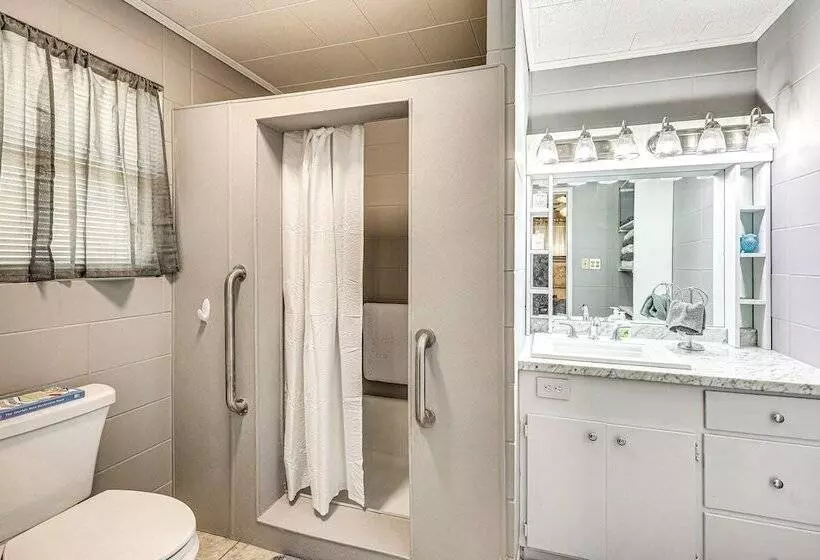 Countryside Marion Retreat Near Fishing & Trails!