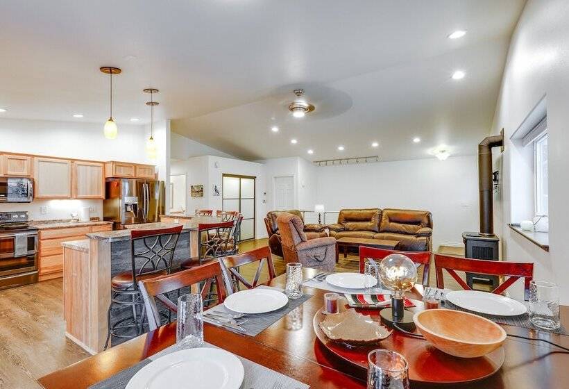 Family Friendly Fairbanks Home: Chena River Access