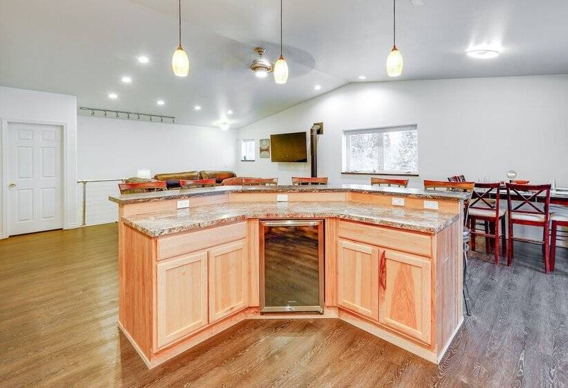 Family Friendly Fairbanks Home: Chena River Access