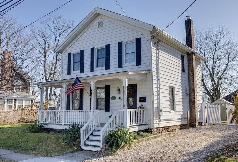 Greenport Home W/ Harbor View Near Ferry & Beaches