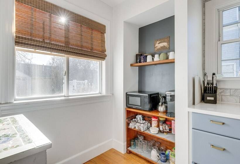 Greenport Home W/ Harbor View Near Ferry & Beaches