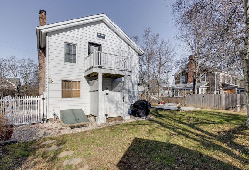 Greenport Home W/ Harbor View Near Ferry & Beaches