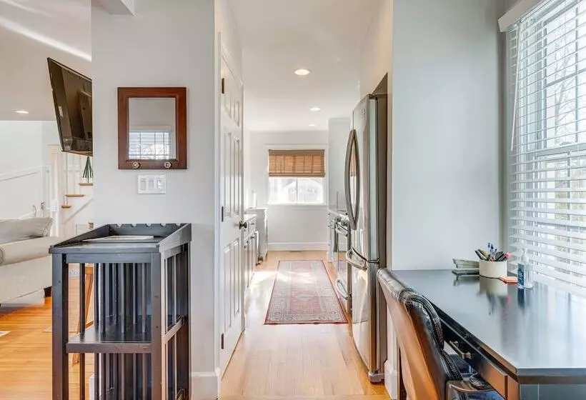 Greenport Home W/ Harbor View Near Ferry & Beaches