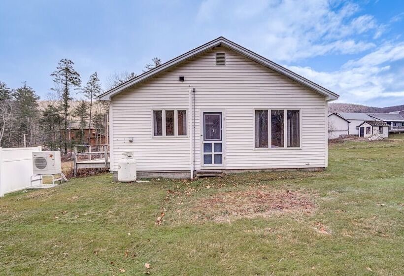 Hawley Home W/ Deck: 4 Mi To Berkshire East Resort