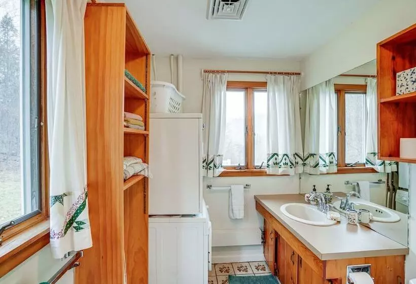 Hawley Home W/ Deck: 4 Mi To Berkshire East Resort