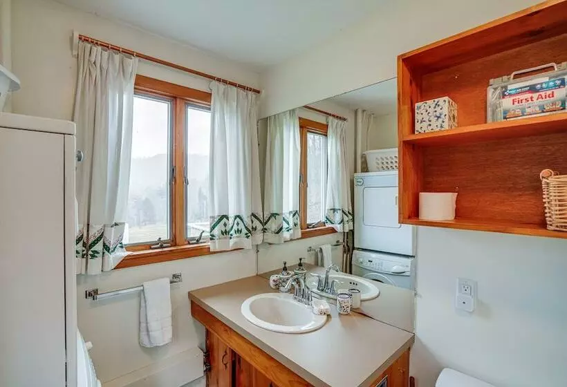 Hawley Home W/ Deck: 4 Mi To Berkshire East Resort