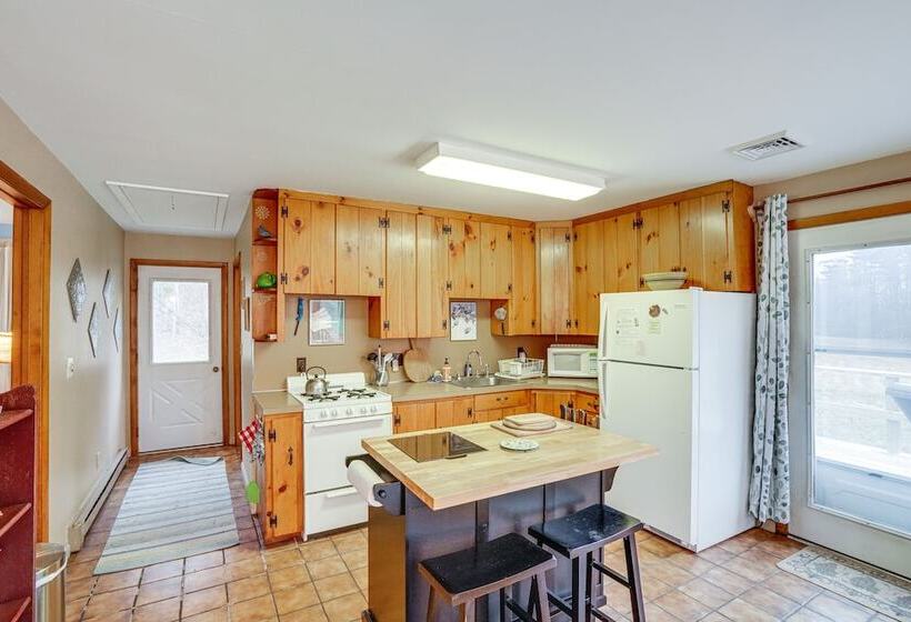 Hawley Home W/ Deck: 4 Mi To Berkshire East Resort