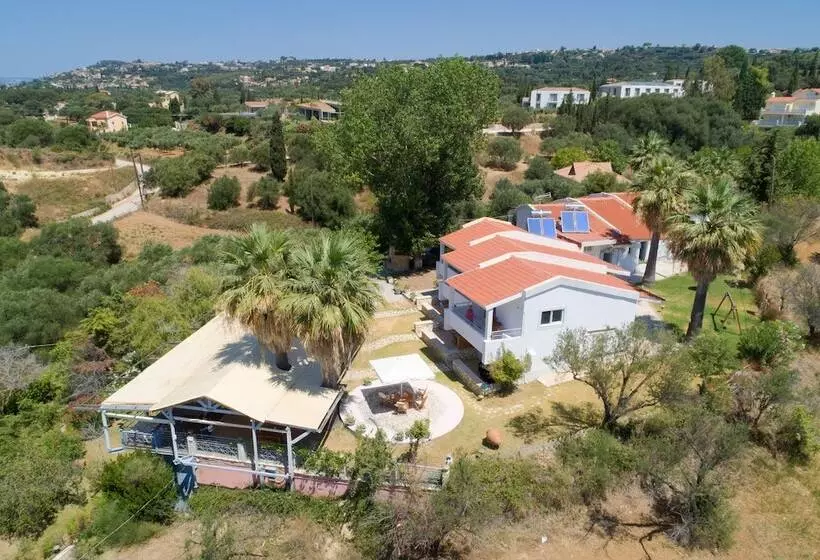 Hotelli Costa Avithos