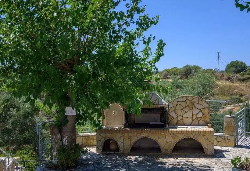 Hotelli Costa Avithos