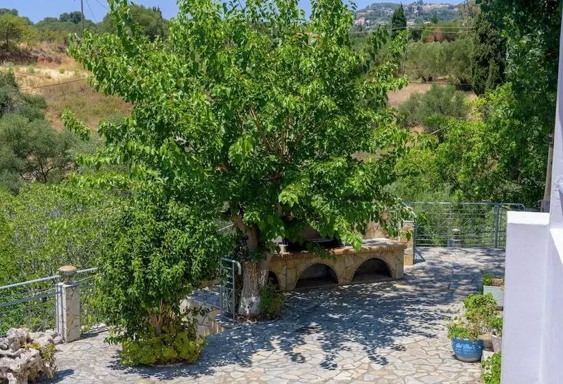 Hotelli Costa Avithos