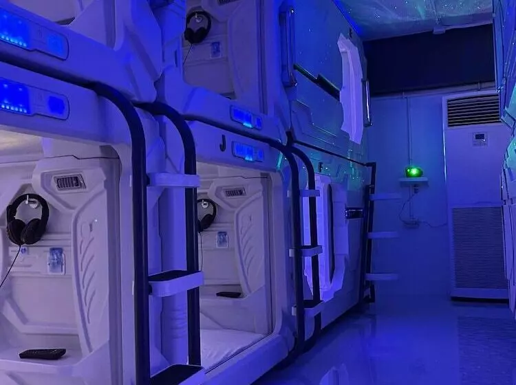 Hotelli Bmax Spacepods