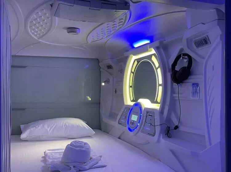 Hotelli Bmax Spacepods