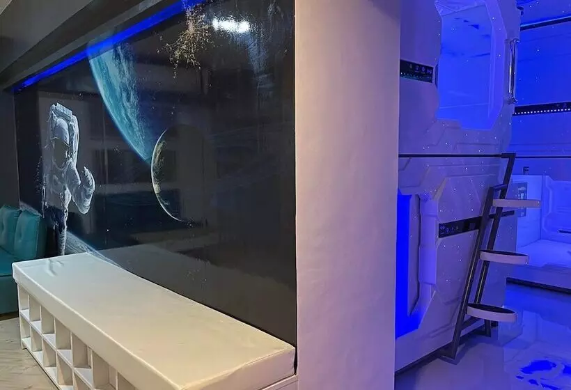 Hotelli Bmax Spacepods