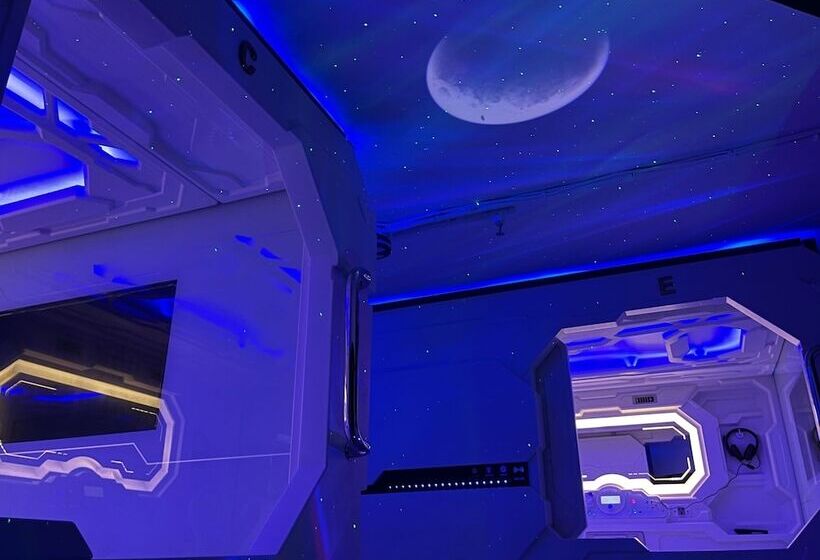 Hotel Bmax Spacepods