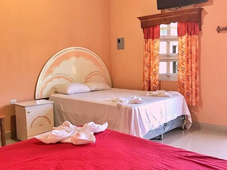 هتل Ebenezer El Paredon