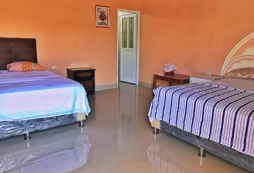 هتل Ebenezer El Paredon