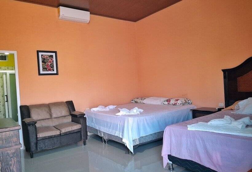 هتل Ebenezer El Paredon