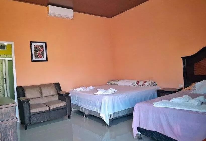 هتل Ebenezer El Paredon