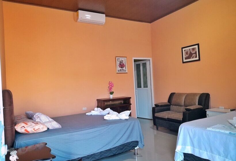 هتل Ebenezer El Paredon