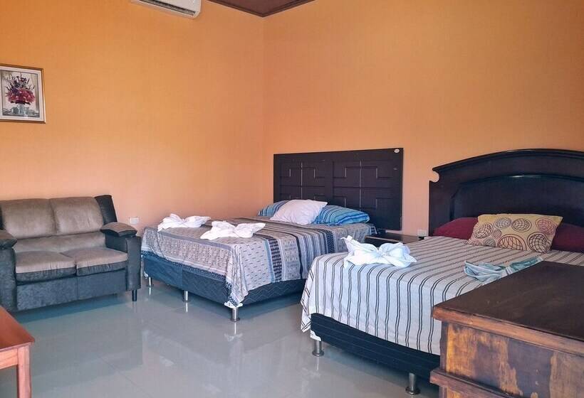 هتل Ebenezer El Paredon