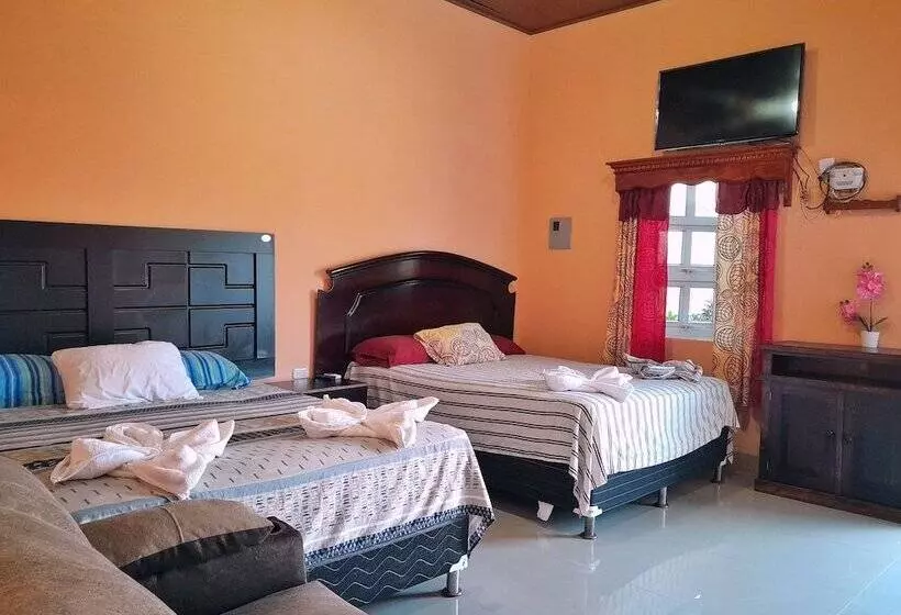 هتل Ebenezer El Paredon