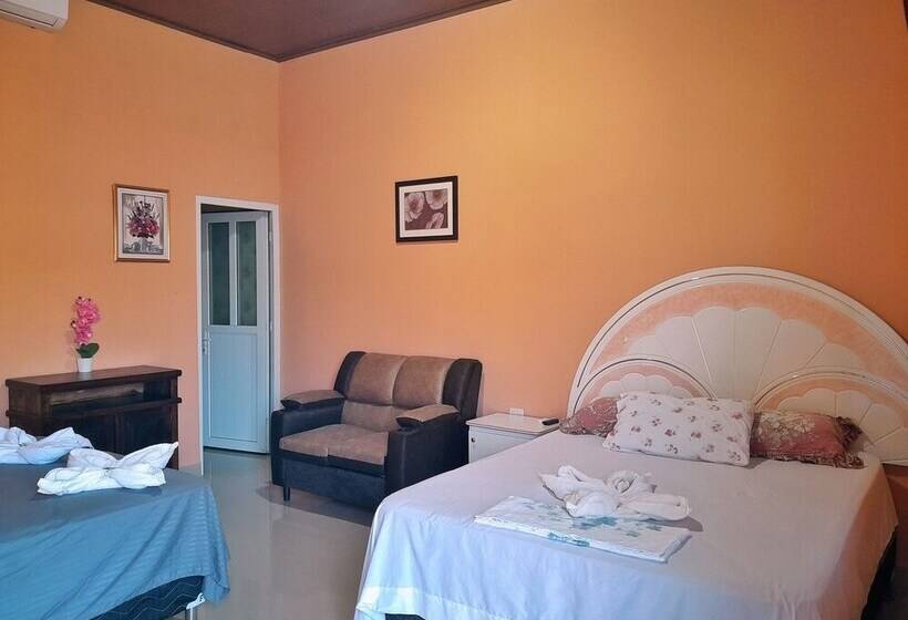 هتل Ebenezer El Paredon