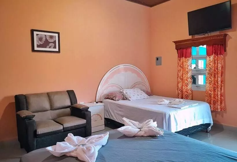 هتل Ebenezer El Paredon