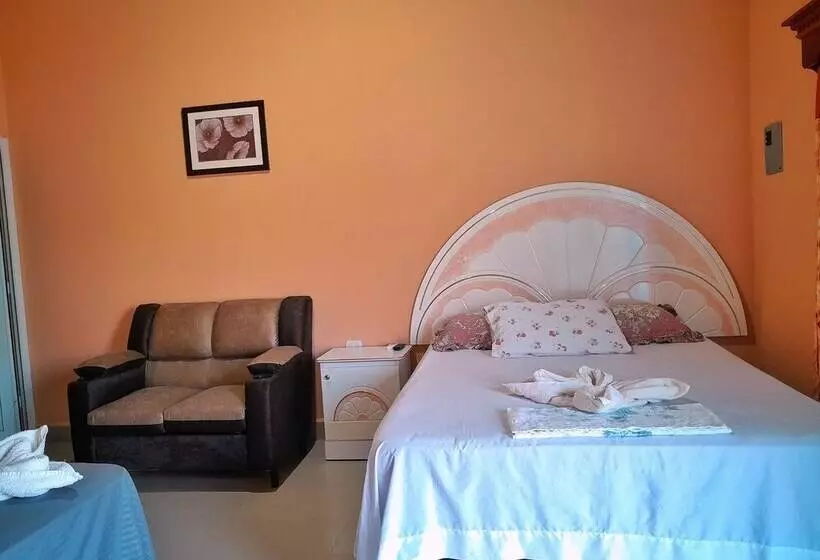 هتل Ebenezer El Paredon