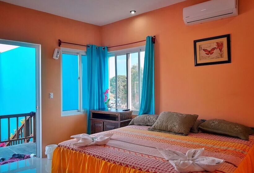 هتل Ebenezer El Paredon