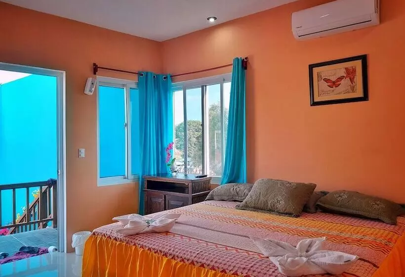 هتل Ebenezer El Paredon