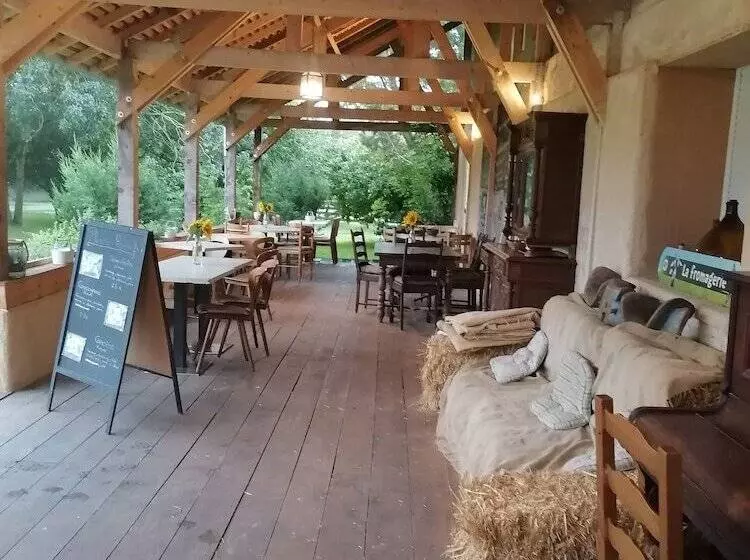 Maaseutuhotelli Ferme Du Caroire