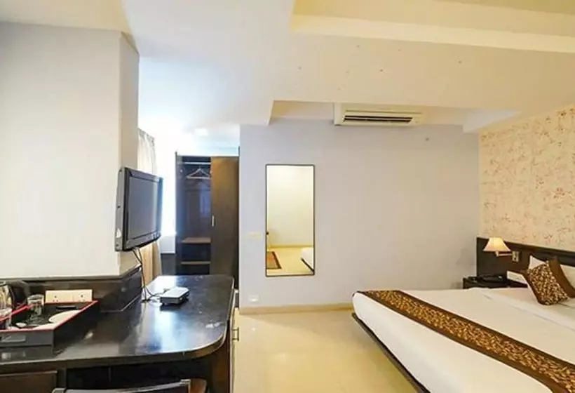 Fabhotel Sapphire