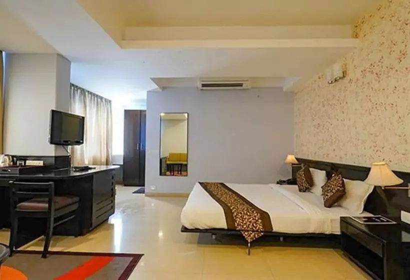 Fabhotel Sapphire