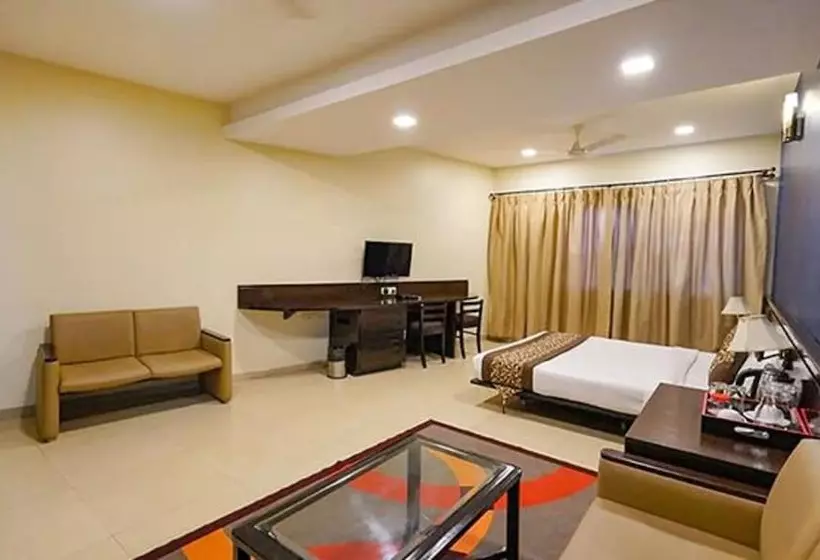 Fabhotel Sapphire