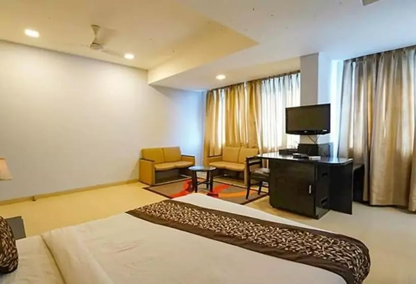 Fabhotel Sapphire