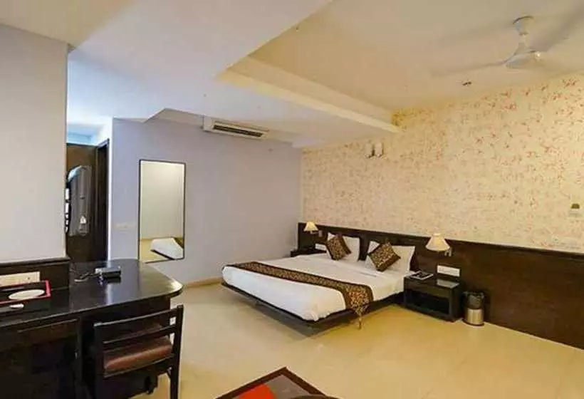 Fabhotel Sapphire