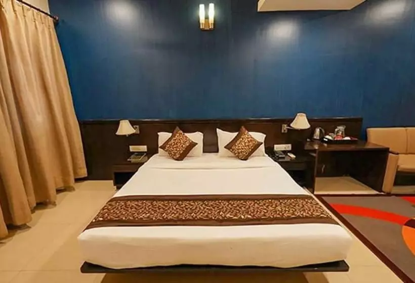 Fabhotel Sapphire