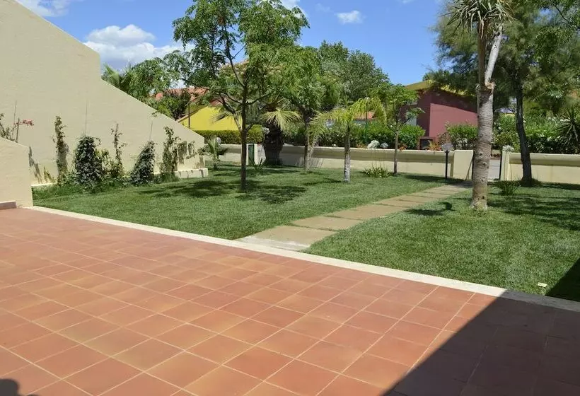 Hotelli Villaggio Le Palatine