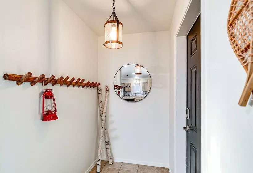 Modern Fairbanks Retreat: 11 Mi To Downtown!