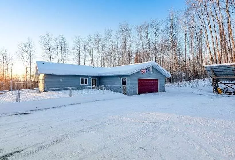 Modern Fairbanks Retreat: 11 Mi To Downtown!