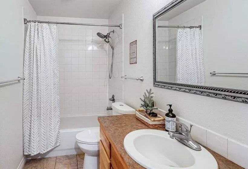 Modern Fairbanks Retreat: 11 Mi To Downtown!