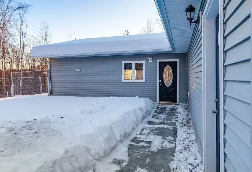 Modern Fairbanks Retreat: 11 Mi To Downtown!
