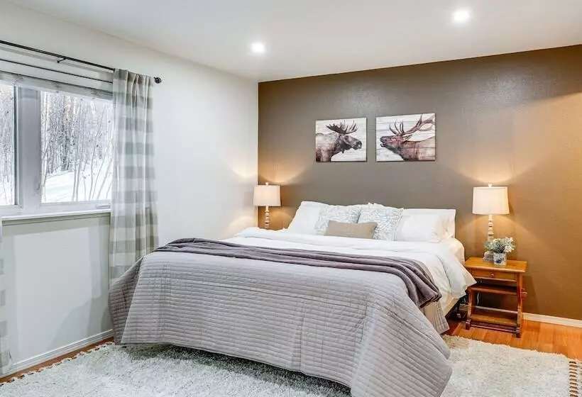 Modern Fairbanks Retreat: 11 Mi To Downtown!