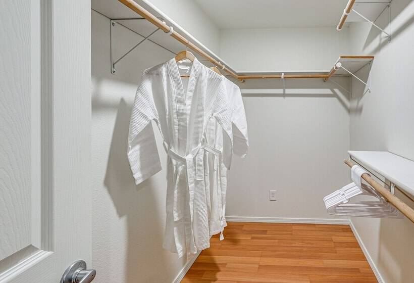 Modern Fairbanks Retreat: 11 Mi To Downtown!