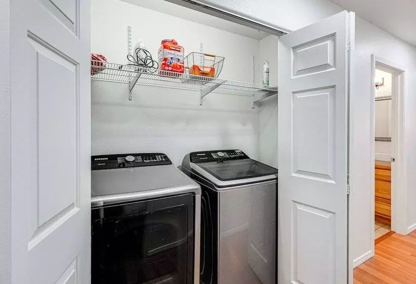 Modern Fairbanks Retreat: 11 Mi To Downtown!