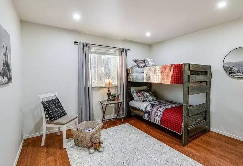 Modern Fairbanks Retreat: 11 Mi To Downtown!