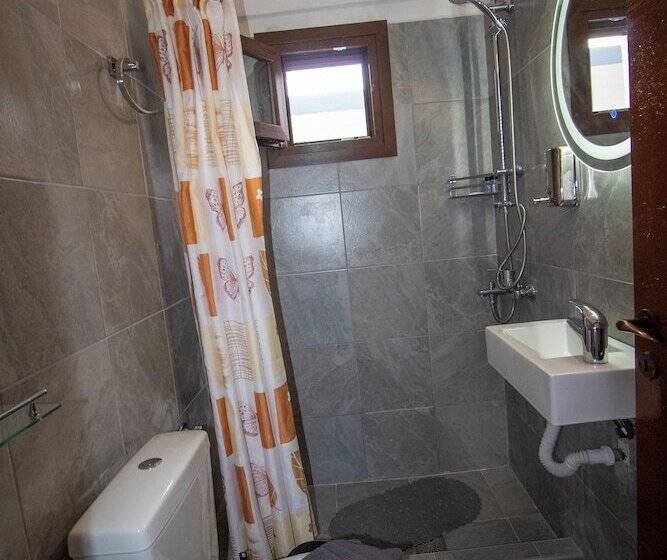 بنسيون Harry's Bar & Apartments