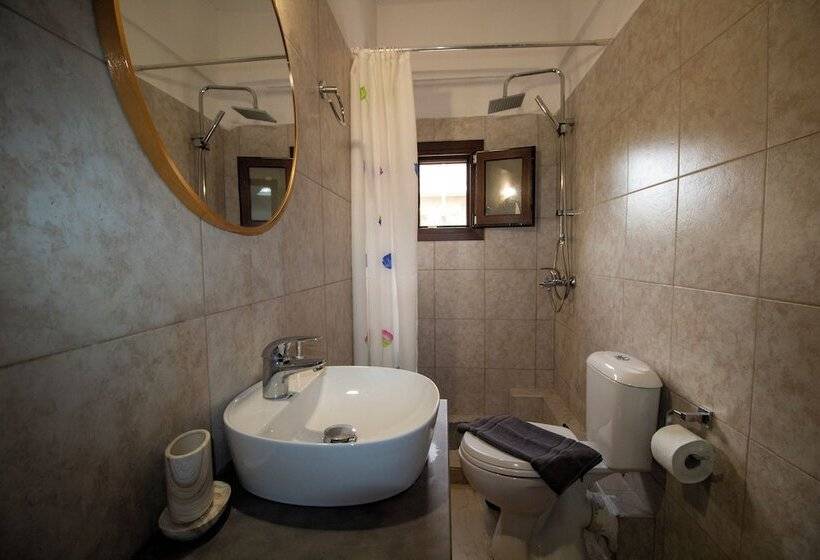 بنسيون Harry's Bar & Apartments