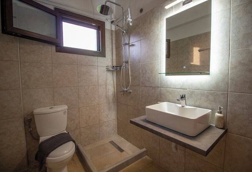 بنسيون Harry's Bar & Apartments