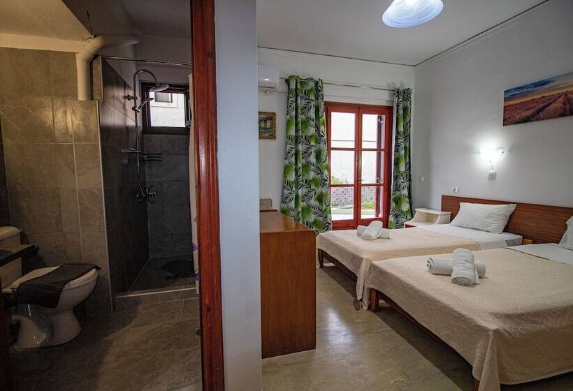 بنسيون Harry's Bar & Apartments